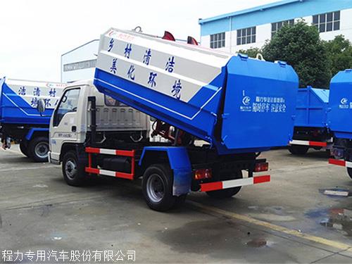 凱馬掛桶式垃圾車 現(xiàn)代城市環(huán)衛(wèi)的高效解決方案