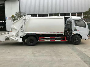 環(huán)衛(wèi)垃圾車與油罐車 城市運(yùn)維中的“雙面清潔工”